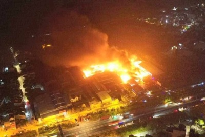 Cháy lớn tại kho xưởng ở Công ty Hoàng Lê