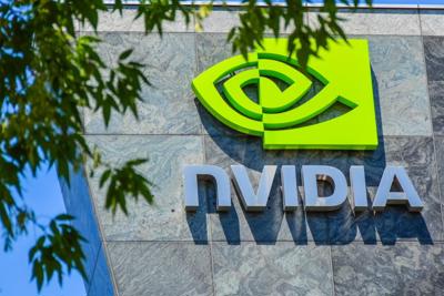 Cơn sốt AI chững lại: Nasdaq giảm điểm trước báo cáo của Nvidia và Fed