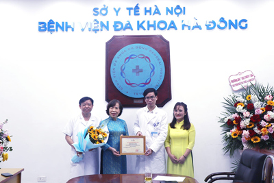 Bệnh viện Hà Đông nhận chứng chỉ ISO 15189:2022: Hướng đến sự hài lòng người bệnh