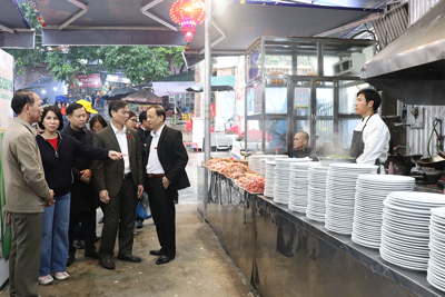 Hà Nội: Kiểm tra an toàn thực phẩm tại lễ hội chùa Hương
