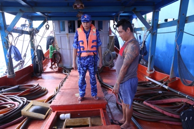 Cảnh sát biển vùng 4 thu giữ 320.000 lít dầu D.0 trái phép