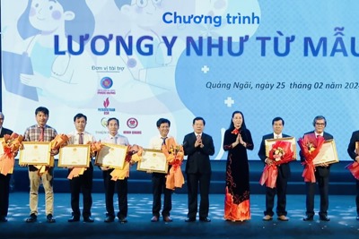 Quảng Ngãi biểu dương, khen thưởng gương điển hình trong ngành y tế