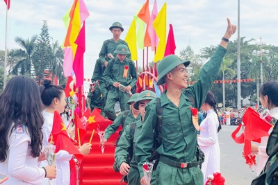 Gần 2.800 thanh niên Quảng Ngãi lên đường nhập ngũ