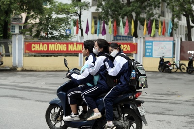 Học sinh đi xe máy không bằng lái: Phụ huynh chịu trách nhiệm pháp lý