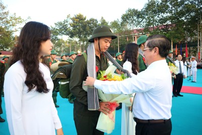 Hơn 2.000 thanh niên Cần Thơ lên đường nhập ngũ