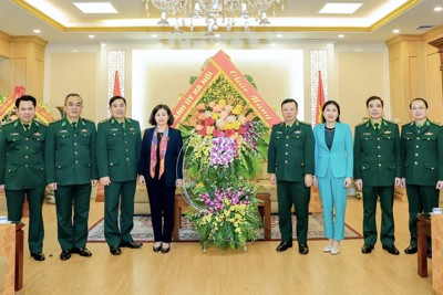 Lãnh đạo Thành phố Hà Nội chúc mừng Bộ Tư lệnh Bộ đội Biên phòng