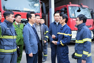 Lãnh đạo quận Hoàn Kiếm thăm, động viên cán bộ, chiến sĩ phòng cháy chữa cháy