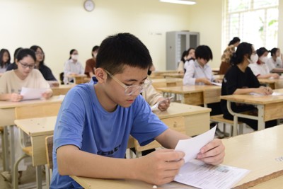 Phụ huynh, học sinh Hà Nội nóng lòng chờ chốt số môn thi lớp 10 