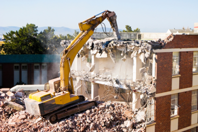 Xây dựng nhà không giấy phép có bị tháo dỡ?