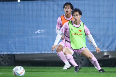 Công Phượng tích cực tập luyện, Việt Anh báo tin vui trước trận gặp tuyển Indonesia