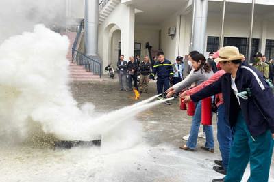 Hà Đông: Tập huấn kỹ năng phòng cháy, chữa cháy cho lực lượng dân phòng