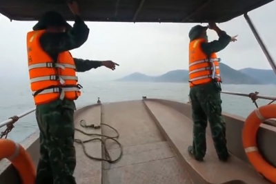 Hà Tĩnh: Nỗ lực tìm kiếm hai ngư dân mất tích trên biển