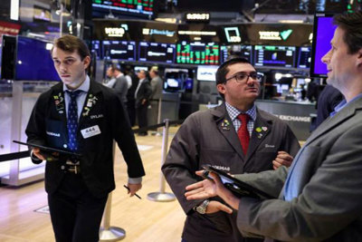 Chứng khoán Mỹ khởi sắc trước cuộc họp của Fed, Dow Jones tăng gần 100 điểm