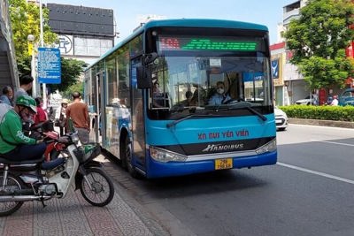 Dừng hoạt động 5 tuyến xe buýt, người dân đi lại thế nào?