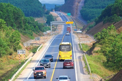 Khẩn trương hoàn thiện Quy chuẩn kỹ thuật quốc gia về đường bộ cao tốc
