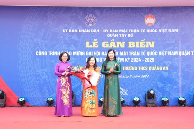 Tây Hồ gắn biển công trình chào mừng Đại hội MTTQ quận lần thứ VII