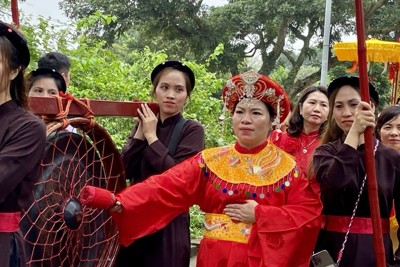 Hấp dẫn lễ hội Phụng Nghênh tại xã Phù Đổng, huyện Gia Lâm 