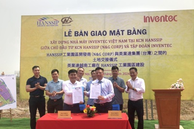 Bàn giao mặt bằng xây nhà máy tạo việc làm cho hơn 20.000 lao động