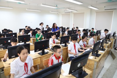 Học sinh sôi nổi tranh tài tại Hội thi Tin học trẻ quận Hoàn Kiếm 2024