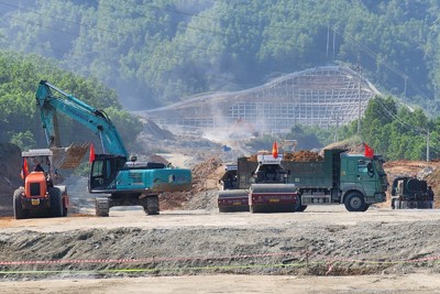 Nỗ lực bàn giao mặt bằng thi công cao tốc Quảng Ngãi- Hoài Nhơn