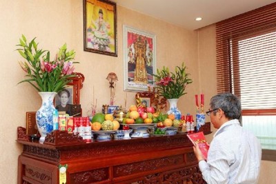Văn khấn mùng 1 tháng 3 âm lịch Giáp Thìn 2024 theo truyền thống Việt Nam