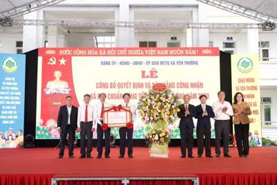 Xã Yên Thường, huyện Gia Lâm đón Bằng công nhận nông thôn mới nâng cao