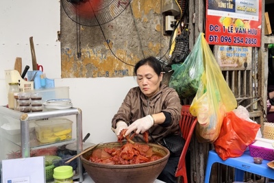 Hàng sứa đỏ gia truyền nức tiếng Hà thành