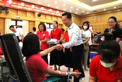 Ngành giáo dục quận Hoàn Kiếm lan tỏa ''Giọt hồng yêu thương'' năm 2024