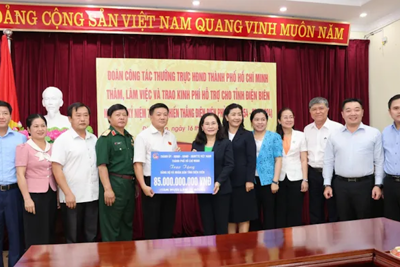 Thành phố Hồ Chí Minh trao tặng tỉnh Điện Biên 85 tỷ đồng 