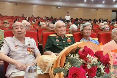 Tri ân các chiến sĩ, thanh niên xung phong tham gia Chiến dịch Điện Biên Phủ