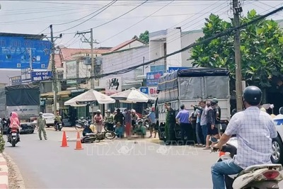 Bình Phước: Va chạm giữa xe tải và xe máy 3 người thương vong