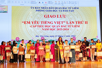 Quận Bắc Từ Liêm trao giải cho 23 đội giao lưu “Em yêu Tiếng Việt”