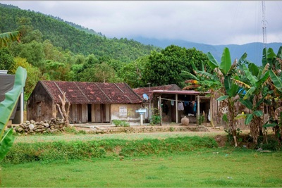 Nét xưa nhà cũ dưới chân núi Hoành Sơn