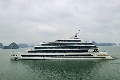Tàu du lịch không được phép đón khách xem Carnaval Hạ Long trên biển
