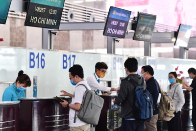 Cao điểm lễ 30/4, sân bay Tân Sơn Nhất dự kiến đón 125.000 lượt hành khách/ngày