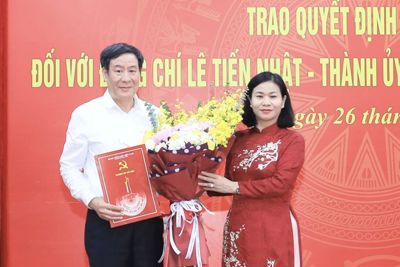 Trao quyết định nghỉ hưu cho Bí thư Huyện ủy Thanh Trì