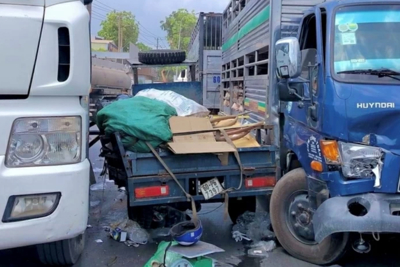 Tai nạn giao thông mới nhất 27/4/2024: tử vong khi bị kẹp giữa 2 xe tải