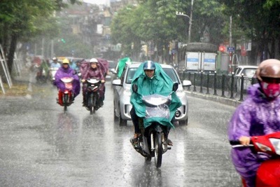 Hà Nội và nhiều địa phương phía Bắc chuẩn bị phương án ứng phó với mưa dông