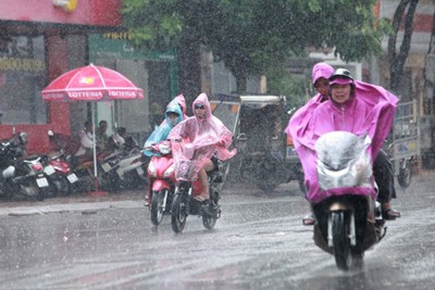 Dự báo thời tiết ngày 2/5/2024: Hà Nội mưa rào, gió đông bắc cấp 3