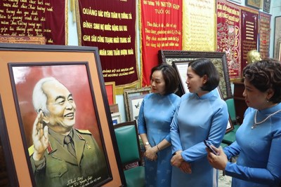 Hội LHPN Thành phố Hà Nội dâng hương tưởng niệm Đại tướng Võ Nguyên Giáp