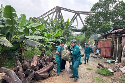 Giải tỏa lấn chiếm bãi ven sông Hồng tại quận Ba Đình