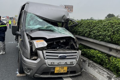 Công an Thường Tín kịp thời cứu lái xe vụ tai nạn trên đường cao tốc