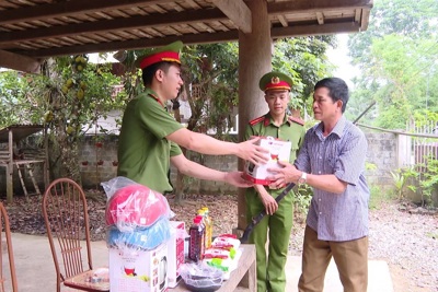 Thanh Hóa: đổi quà lấy súng và công cụ nguy hiểm