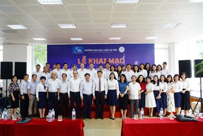 Khai mạc diễn đàn "Luật học và Phát triển"