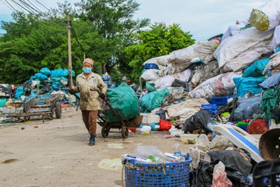 Giải tán cơ sở tái chế rác tự phát: băn khoăn bài toán chuyển đổi nghề