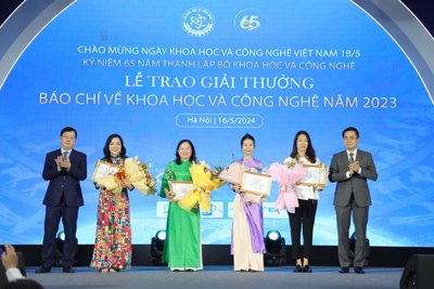 Vinh danh nhà báo có tinh thần khoa học và công nghệ