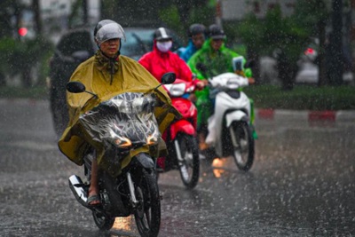 Dự báo thời tiết ngày 18/5/2024: Hà Nội ngày nắng, chiều tối mưa rào và dông