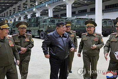 Ông Kim Jong-un giám sát vụ thử tên lửa đạn đạo bằng công nghệ mới