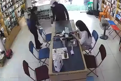 Nghệ An: truy bắt kẻ liều lĩnh gây ra vụ cướp tại cửa hàng điện thoại