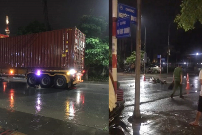 Tai nạn giao thông mới nhất 26/5/2024: tử vong dưới gầm xe container trong đêm mưa